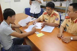 Tài xế xe tải đi ngược chiều vì... nhầm đường