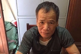 Người đàn ông bịt mặt xông vào nhà văn hóa cướp tiền