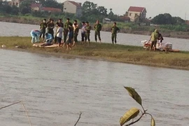 2 bé trai cùng mẹ chết đuối trước ngày tựu trường