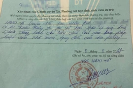 Kỉ luật chủ tịch xã vụ phê lý lịch “xấu” tại Hà Nội