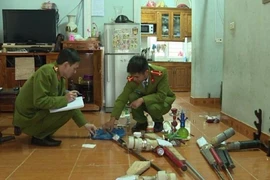 Thu giữ cả kho súng trong nhà 'trùm' ma túy ​
