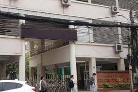 Học sinh dính phân, trường mời công an vào cuộc