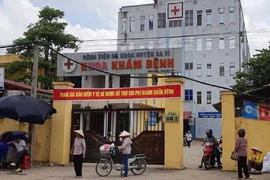 Bệnh viện nói gì về vụ trao nhầm con trai suốt 6 năm?