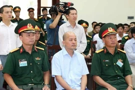 Út “trọc” nói nhờ người viết hộ hồ sơ Đảng vì ít học, chữ xấu