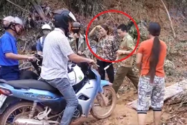 Sự thật clip công an 'bảo kê' thu tiền qua nơi sạt lở