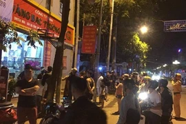 3 thanh niên đi ô tô cướp tiệm vàng trong đêm