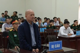 Út 'trọc' được đề nghị giảm án vì có nhiều bằng khen