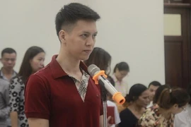 Hành hạ dã man con trai 10 tuổi, cha kháng cáo rồi lại rút đơn