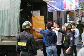 Nhiều cửa hàng Nhật Cường mobile đóng cửa, không liên lạc được
