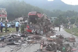 Clip tai nạn kinh hoàng ở Hòa Bình khiến 40 người thương vong