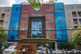Hi hữu: Chồng lập mưu cấy phôi thai của vợ cho tình nhân