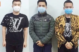 Khởi tố 3 thanh niên nhậu giữa dịch COVID-19, đấm cả công an. Ảnh: CACC