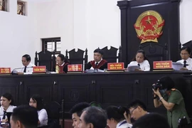 Lời khai khó tin của phụ huynh có con được nâng điểm