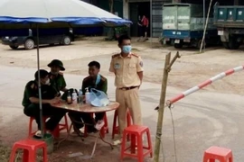 Chốt kiểm soát dịch COVID-19 tại xã Yên Định. Ảnh: BÁO BẮC GIANG
