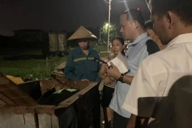 Bé sơ sinh bị bỏ rơi trong xe chở rác