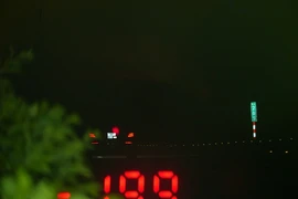 Kinh hoàng: Tài xế lái Mercedes chạy 199km/h trên cao tốc