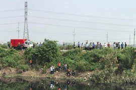 400 người lật từng túi rác tìm nữ sinh ngân hàng bị sát hại