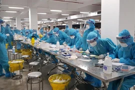 Xét nghiệm toàn bộ công nhân công ty Hodisen Việt Nam