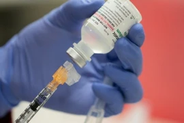 1 nam giáo viên 26 tuổi ở Hà Nội tử vong sau 39 giờ tiêm vaccine COVID-19