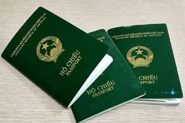 Từ 14-8, hộ chiếu gắn chíp điện tử có gì mới?