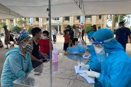 Hà Nội thêm 10 ca dương tính COVID-19, 8 người liên quan chùm TP.HCM