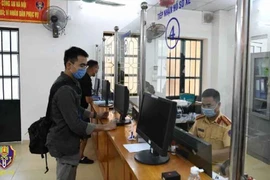 Từ hôm nay, người dân có thể ngồi ở nhà để đăng ký xe