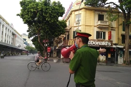 Công an Hà Nội thông tin về việc ‘rà soát người có nhu cầu về quê’