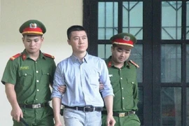 Phan Sào Nam xin trích lương, đi vay mượn để nộp hết tiền khắc phục hậu quả