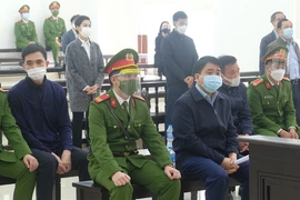 Tòa xử tới 20 giờ tối, cựu chủ tịch Nguyễn Đức Chung nói lời sau cùng