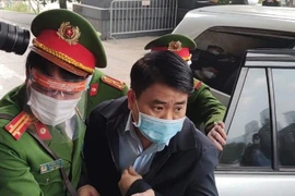 Cựu chủ tịch Nguyễn Đức Chung bị phạt 8 năm tù, bồi thường 25 tỉ