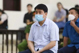 Khi tòa đang xử, gia đình ông Nguyễn Đức Chung nộp thêm 15 tỉ đồng, khắc phục toàn bộ hậu quả