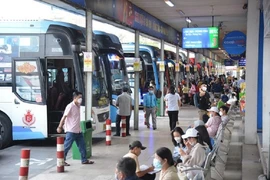 Bộ GTVT đề nghị giảm 30% mức phí sử dụng đường bộ cho xe khách