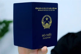 Bộ Công an giải đáp về việc ghi bị chú 'nơi sinh' trên hộ chiếu mẫu mới