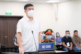 Khi cựu trưởng công an quận ra tòa nói chuyện bị mớm cung, dọa nạt
