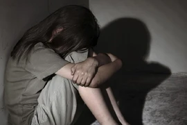 Quan hệ với bé gái 12 tuổi lãnh 8 năm tù