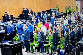 Xét xử vụ AIC: An ninh thắt chặt, cựu bí thư và chủ tịch Đồng Nai có mặt tại tòa