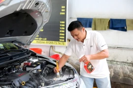 Có nên rửa động cơ ô tô?