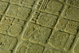 Bảng chữ đá cổ từ thế kỷ thứ 7 hé lộ bí ẩn về nền văn minh Maya