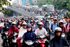 Kinh nghiệm lái ô tô trên đường phố đông người