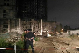 Sập giàn giáo ở Đà Nẵng, nhiều người bị vùi lấp