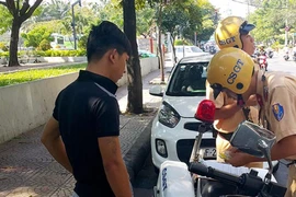 Dừng, đỗ xe thế nào là đúng luật?