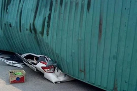Đừng bao giờ làm lái xe container giật mình
