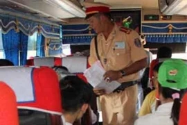 Ô tô chở người quá quy định bị phạt thế nào?