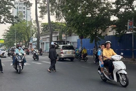 Người đi bộ qua đường tùy tiện có bị phạt? 