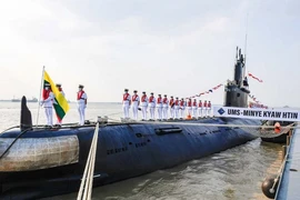 Lễ thượng cờ Myanmar trên tàu ngầm UMS Minye Kyaw Htin hồi tuần trước. Ảnh: GLOBAL NEW LIGHT OF MYANMAR
