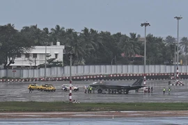 F-35 từ tàu sân bay Anh hạ cánh khẩn cấp ở Ấn Độ vì hết nhiên liệu 