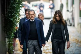 Cựu Tổng thống Pháp Sarkozy được tại ngoại sau 20 ngày 'ác mộng' trong tù