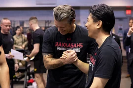 Bộ trưởng Quốc phòng Mỹ Pete Hegseth và người đồng cấp Nhật Shinjiro Koizumi cùng luyện tập tại phòng gym ở căn cứ Myer-Henderson Hall (bang Virginia, Mỹ) sáng 15-1. Nguồn: LẦU NĂM GÓC