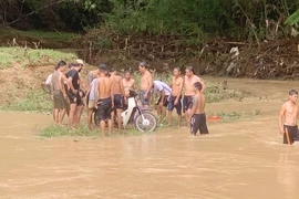 Đi bắt ếch sau mưa, 2 cha con bị nước cuốn tử vong