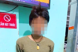 1 thanh niên khống chế nữ gia chủ đang tắm cướp tài sản